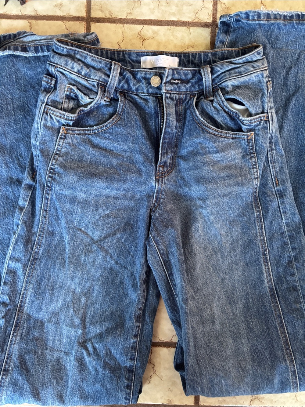 Women's Straight Leg Denim Jeans in Medium Blue